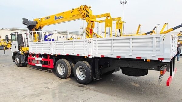 12 TON TELESCOPIC BOOM CRANE